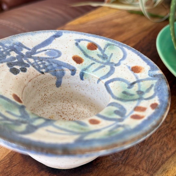 Handcrafted studio pottery Blue and Green Floral leaf Design - Picture 5 of 6